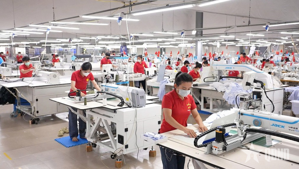 30 năm trên hành trình ra biển lớn 